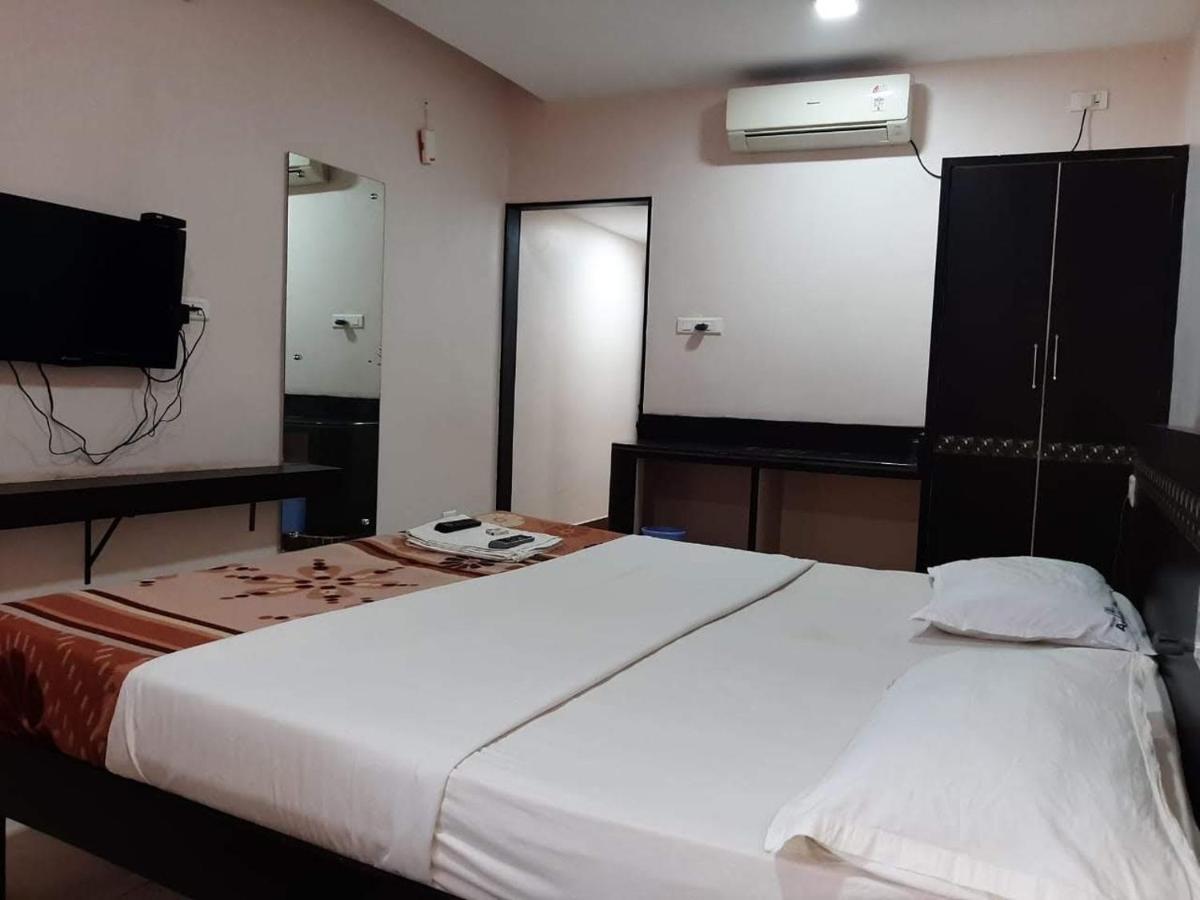 Hotel Ashoka Gangāwati Exterior foto