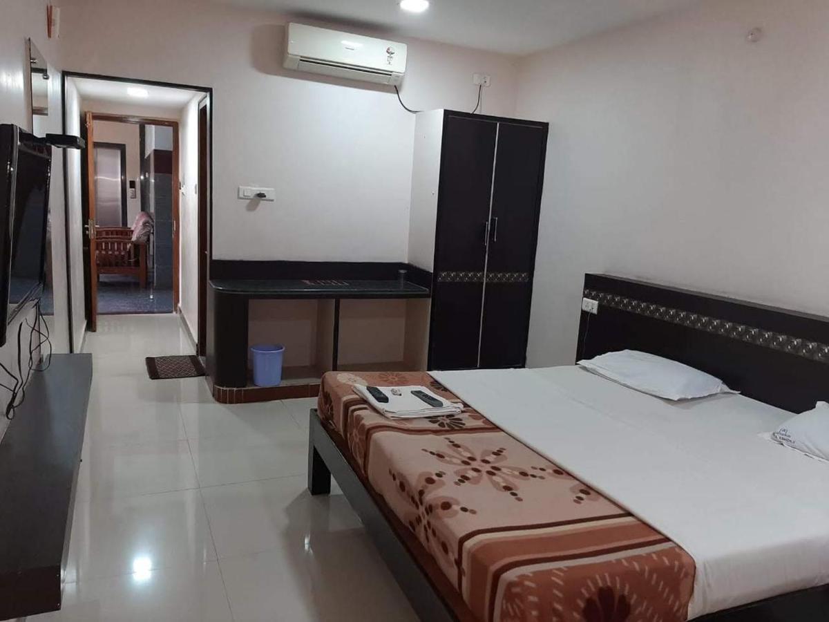 Hotel Ashoka Gangāwati Exterior foto