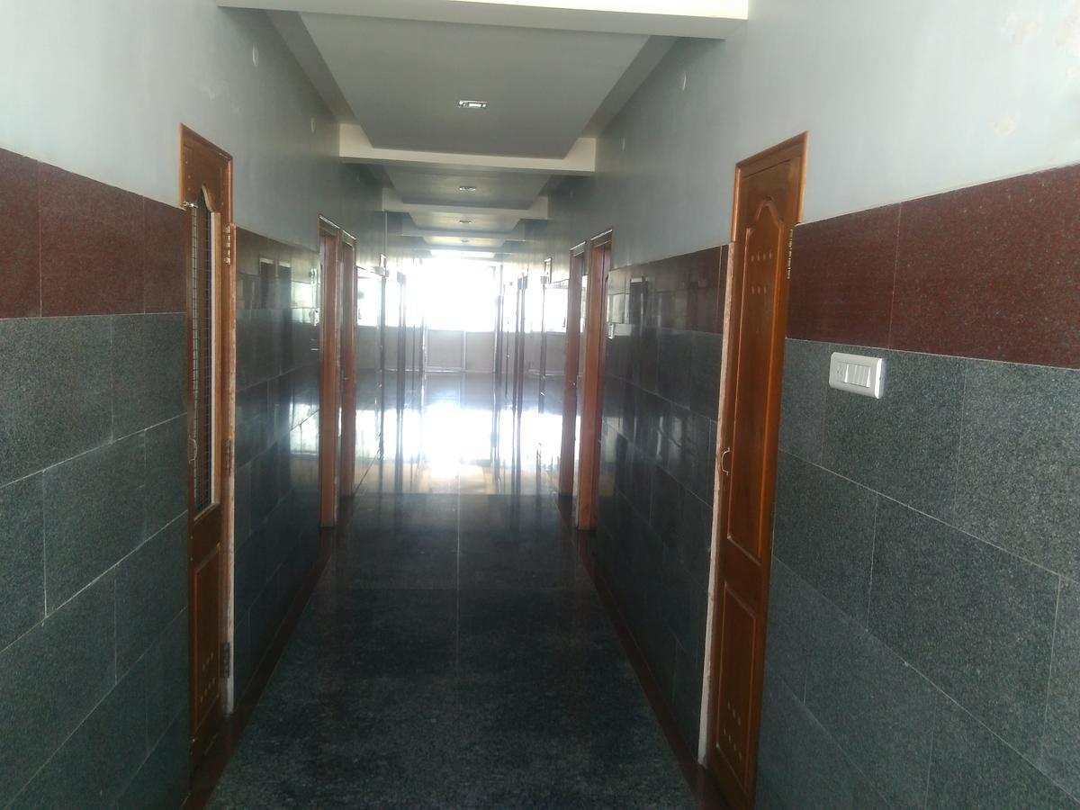 Hotel Ashoka Gangāwati Exterior foto